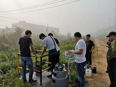 煙臺市生態(tài)環(huán)境局招遠(yuǎn)分局加強地下水監(jiān)測井環(huán)境安全專項檢查
